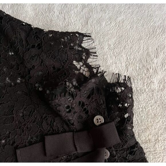 J. Crew Mockneck Floral Lace Eyelash Hem Bow Accent Top Black Sz 8 - Picture 6 of 16